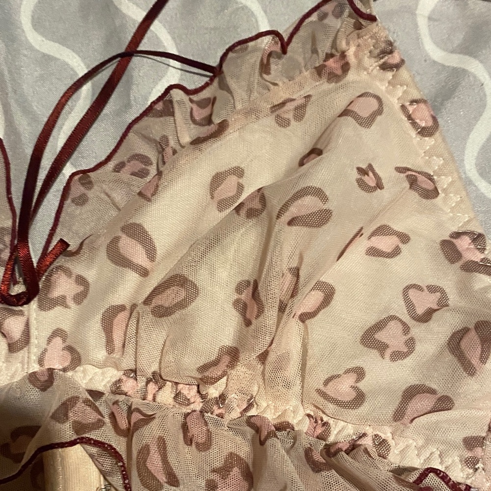 Heart Print Ruffle Lingerie Set - Picture 7 of 7